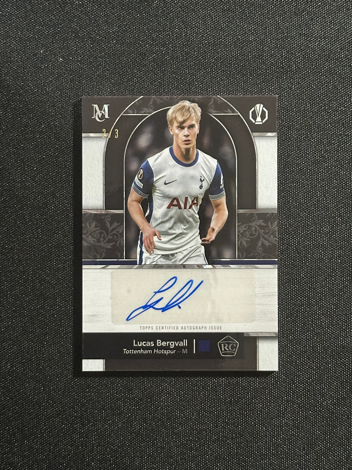 Lucas Bergvall Autograph 2/3 - Topps UCC Museum 2024/25 