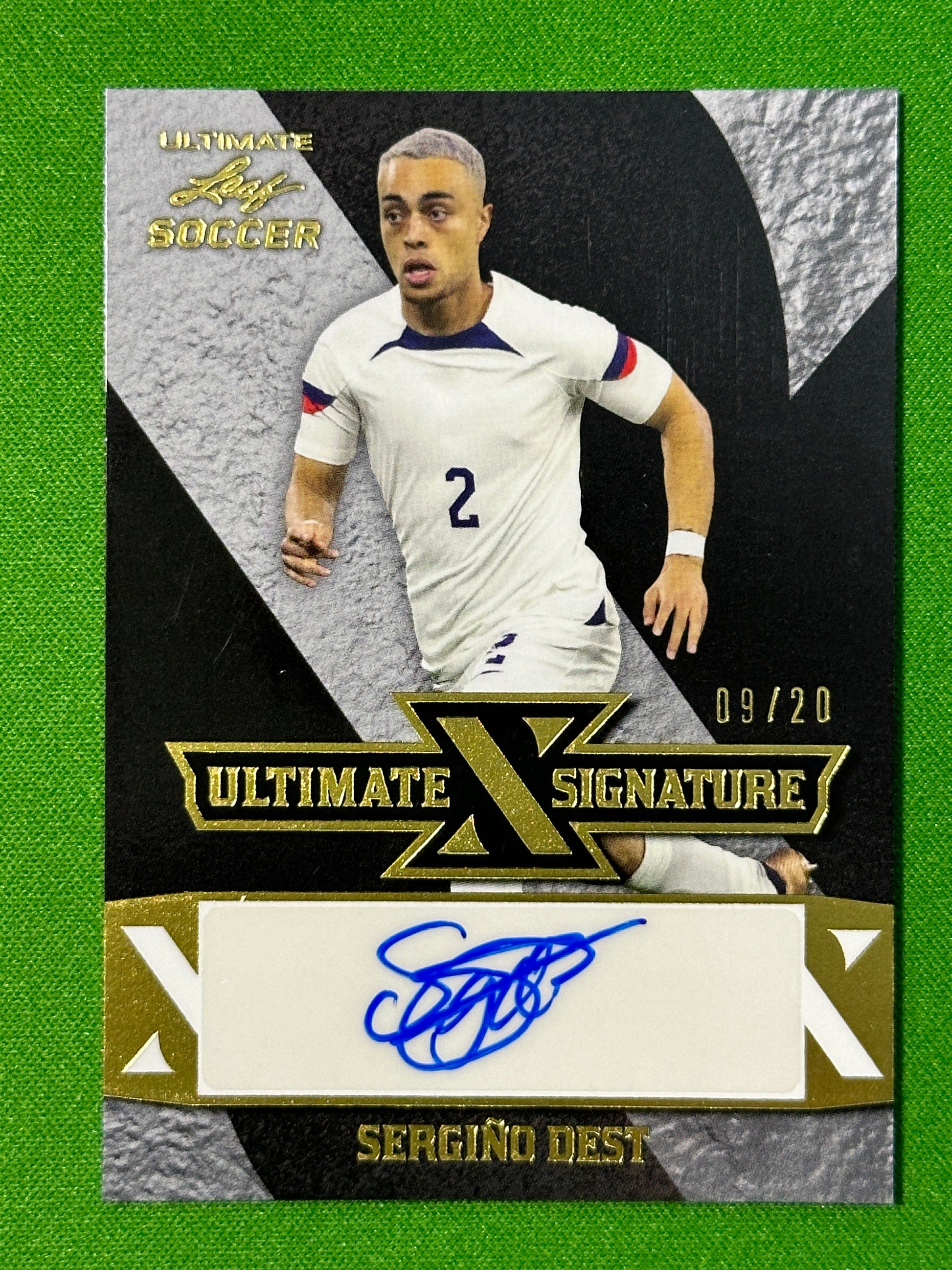 Sergino-Dest-Autograph-09-20-Leaf-Ultimate-Soccer-20222
