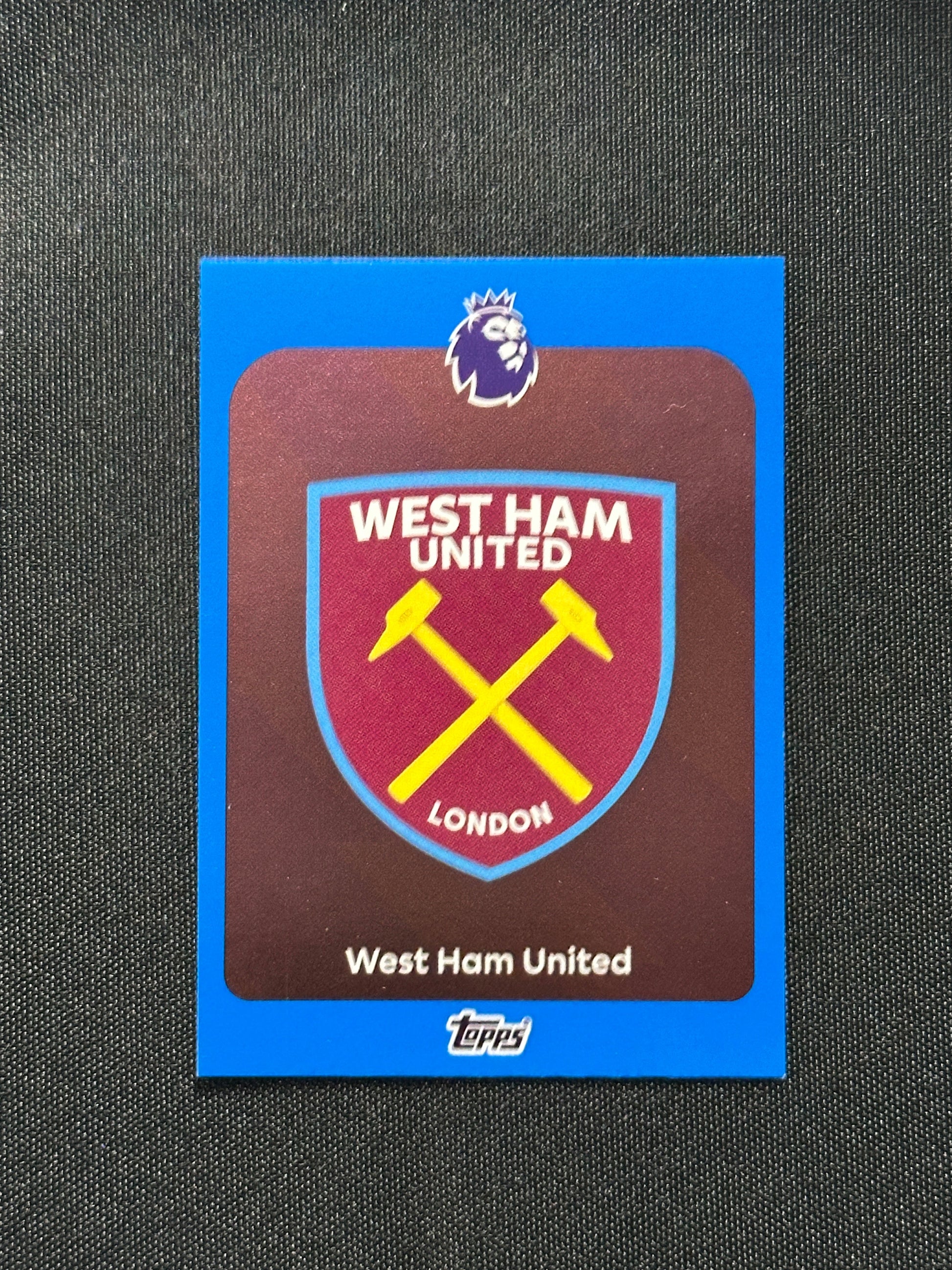 West Ham United Badge Blue Parallel Base - Topps Premier League 2026