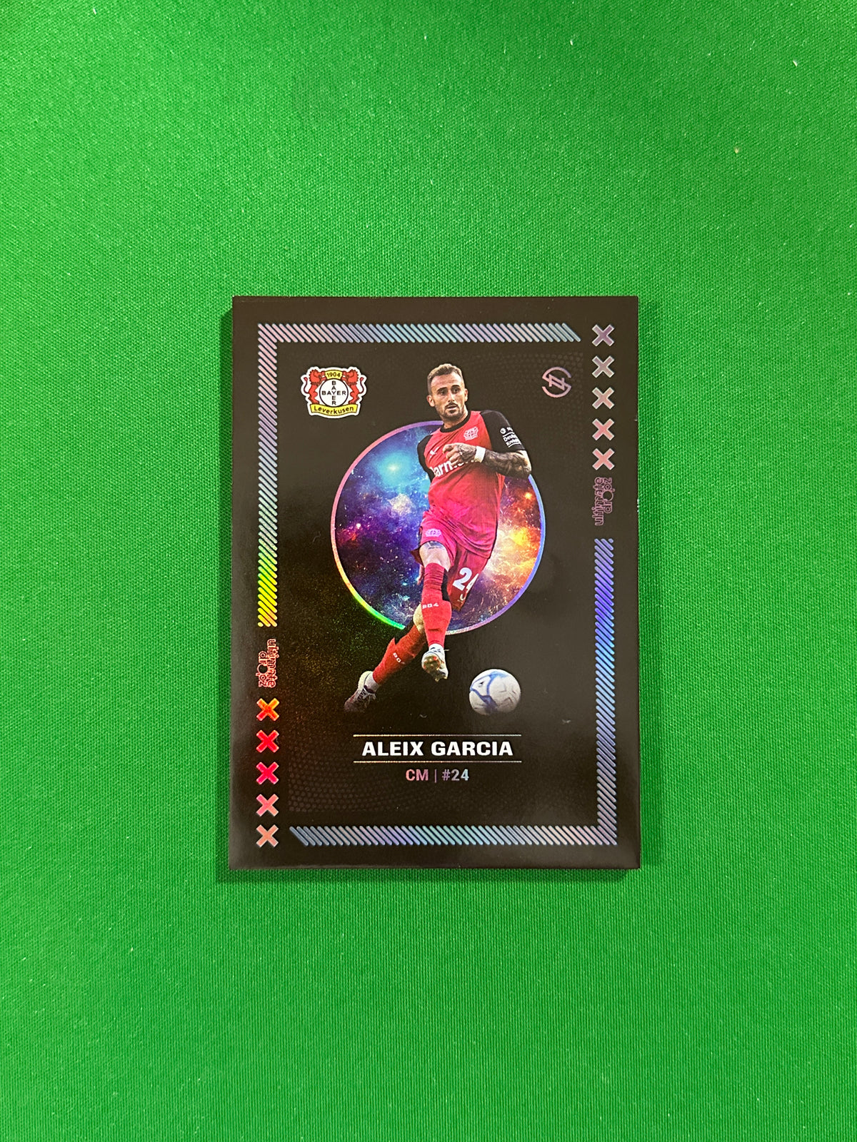 Aleix Garcia Numbered Parallel 54/99 - Ultimate Dropz Bayer 04 Leverkusen Supernova 2024 - front