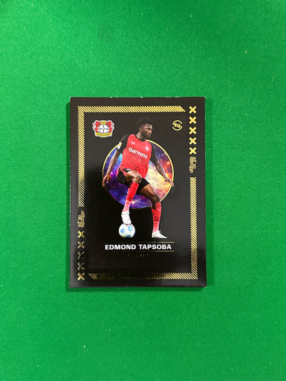 Edmond Tapsoba Numbered Parallel 1/1 - Ultimate Dropz Bayer 04 Leverkusen Supernova 2024 - front