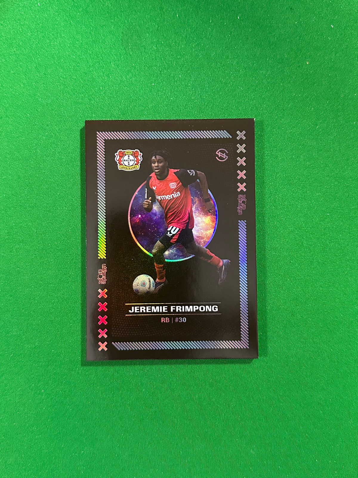 Jeremie Frimpong Numbered Parallel 51/99 - Ultimate Dropz Bayer 04 Leverkusen Supernova 2024 - front