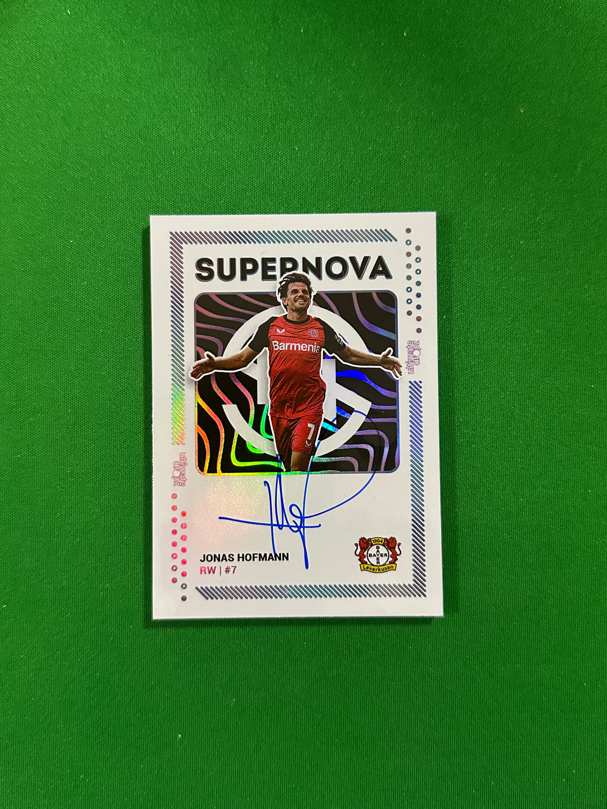 Jonas Hofmann On-card Autograph 23/26 - Ultimate Dropz Bayer 04 Leverkusen Supernova 2024 - front