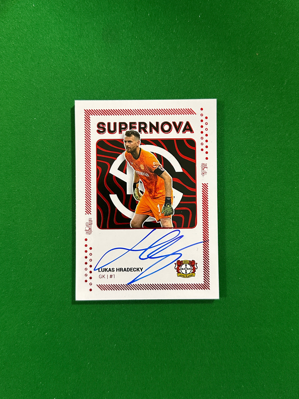 Lukas Hradecky On-card Autograph 03/10 - Ultimate Dropz Bayer 04 Leverkusen Supernova 2024 - front