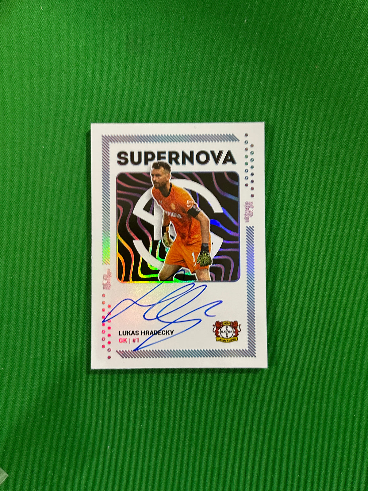 Lukas Hradecky On-card Autograph 19/26 - Ultimate Dropz Bayer 04 Leverkusen Supernova 2024 - front