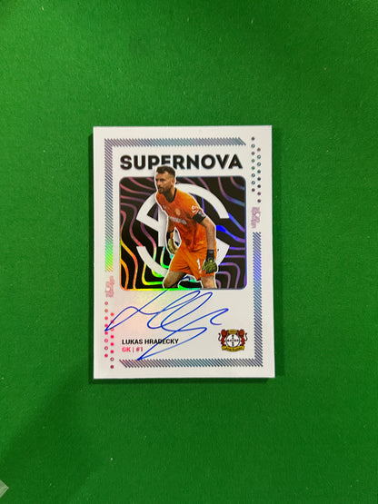 Lukas Hradecky On-card Autograph 19/26 - Ultimate Dropz Bayer 04 Leverkusen Supernova 2024 - front