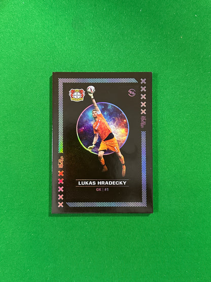 Lukas Hradecky Numbered Parallel 76/99 - Ultimate Dropz Bayer 04 Leverkusen Supernova 2024 - front