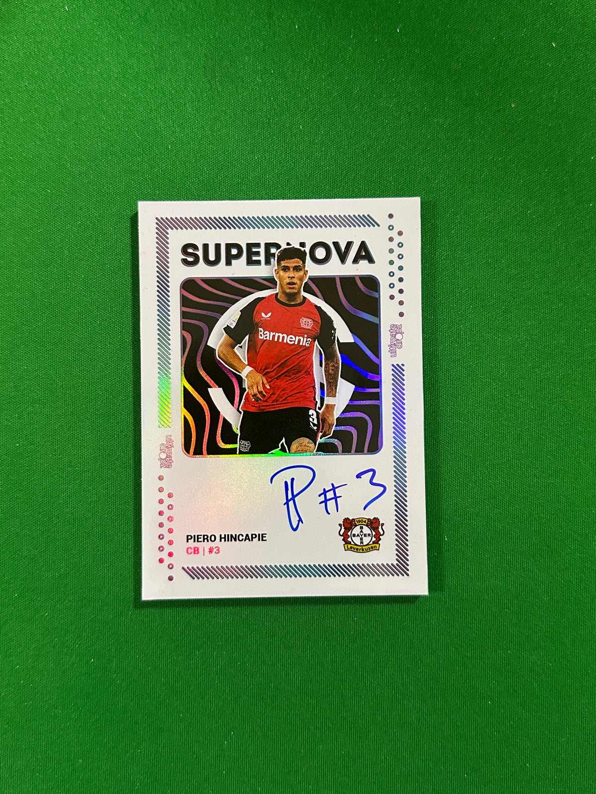Piero Hincapie On-card Autograph 25/26 - Ultimate Dropz Bayer 04 Leverkusen Supernova 2024 - front