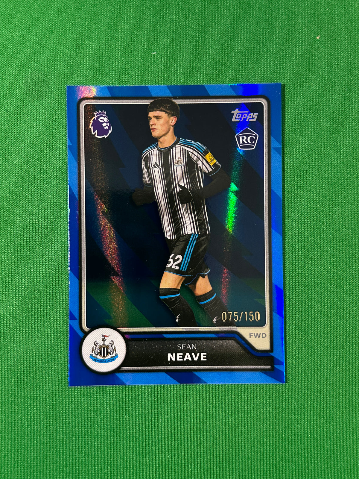 Sean Neave Topps Premier League 2026/27 Blue 075/150 #212 — front